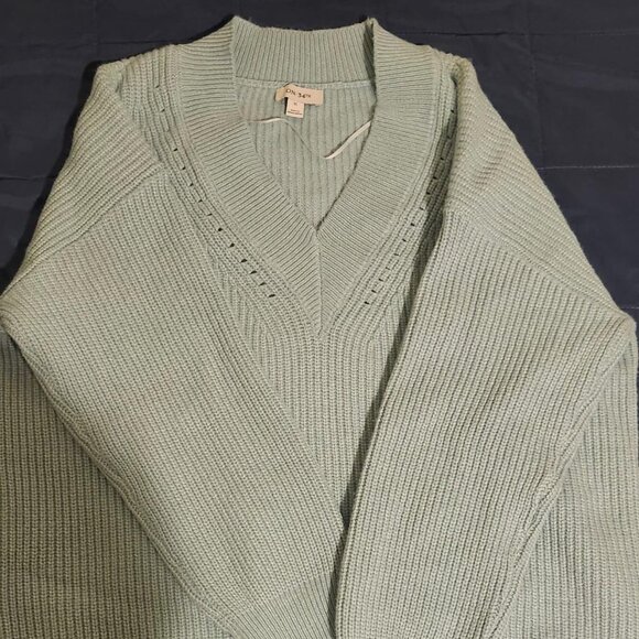 Sweater - Picture 1 of 2